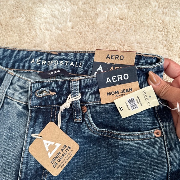Aeropostale BNWT Mom Jean Two-toned Denim Womens Size 00 - Picture 3 of 11